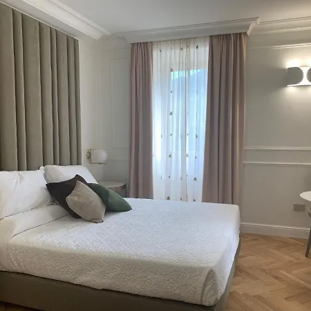 호텔 Palazzo Franceschini 3*