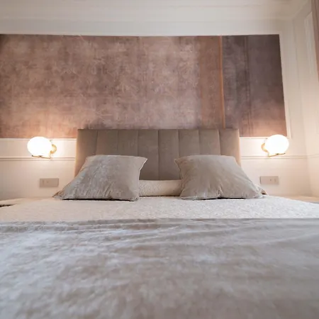 Palazzo Franceschini 호텔 3*