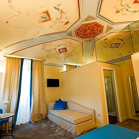 ホテル Palazzo Franceschini カーシャ