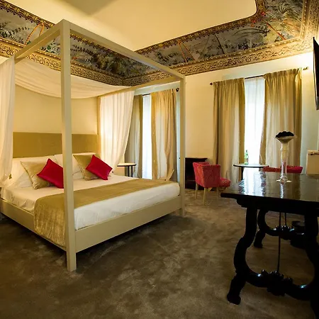 Palazzo Franceschini 3*