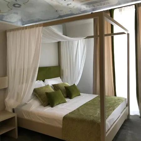 Palazzo Franceschini 3*