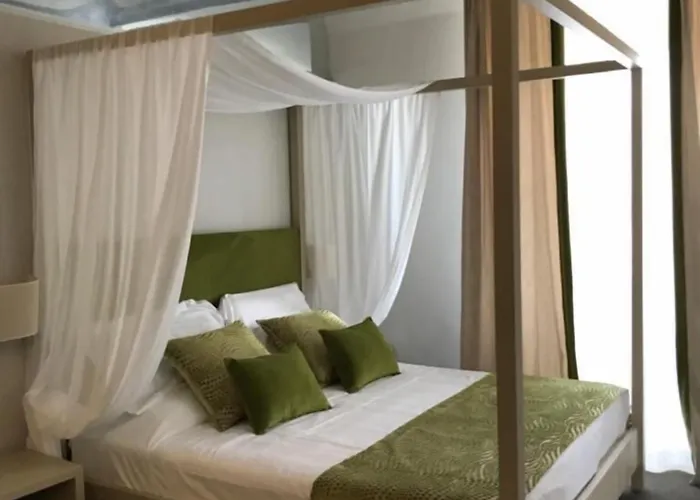 Palazzo Franceschini 3*