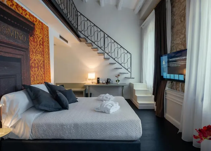 Palazzo Franceschini Hotel 3*